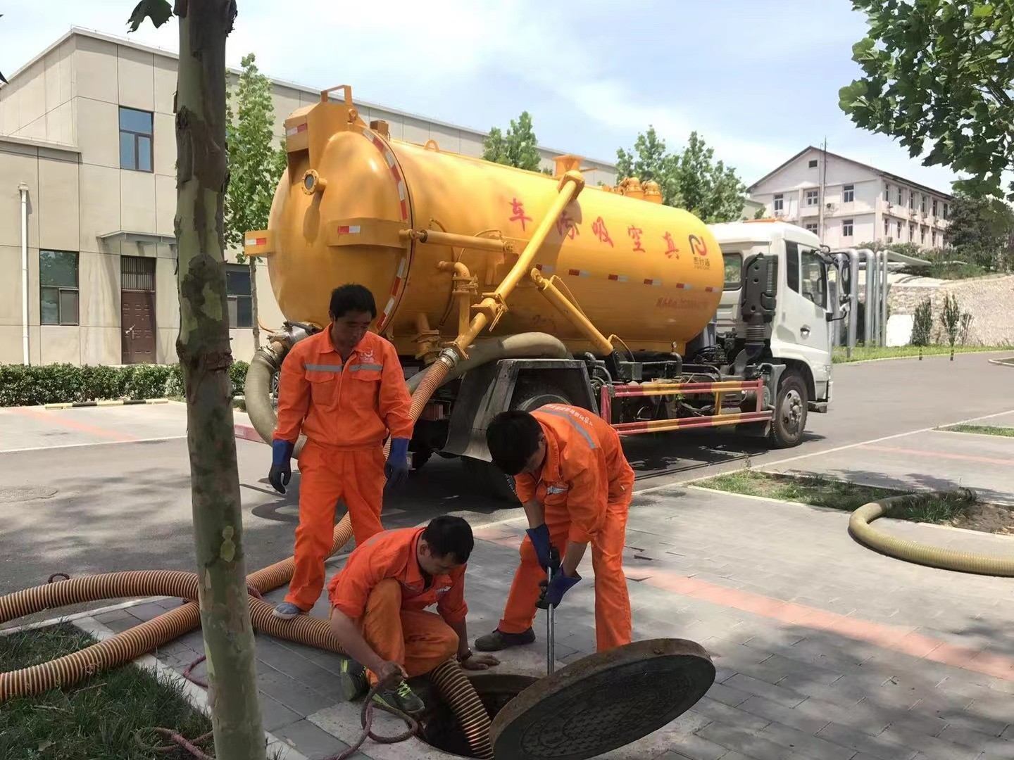 增城化粪池清理与5-8吨吸粪车施工效率分析